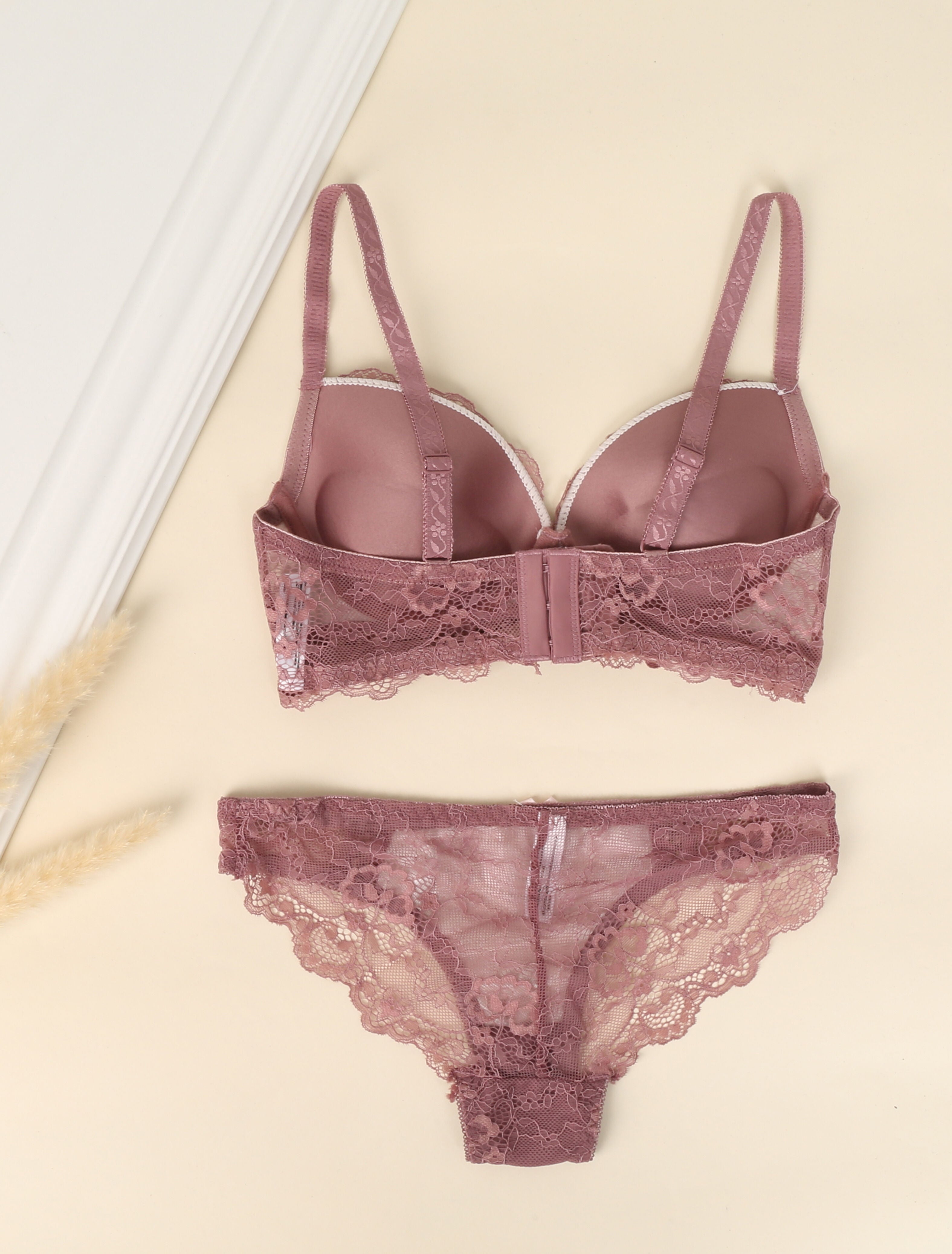 Ensemble en dentelle ajourée - Rose parme - 2