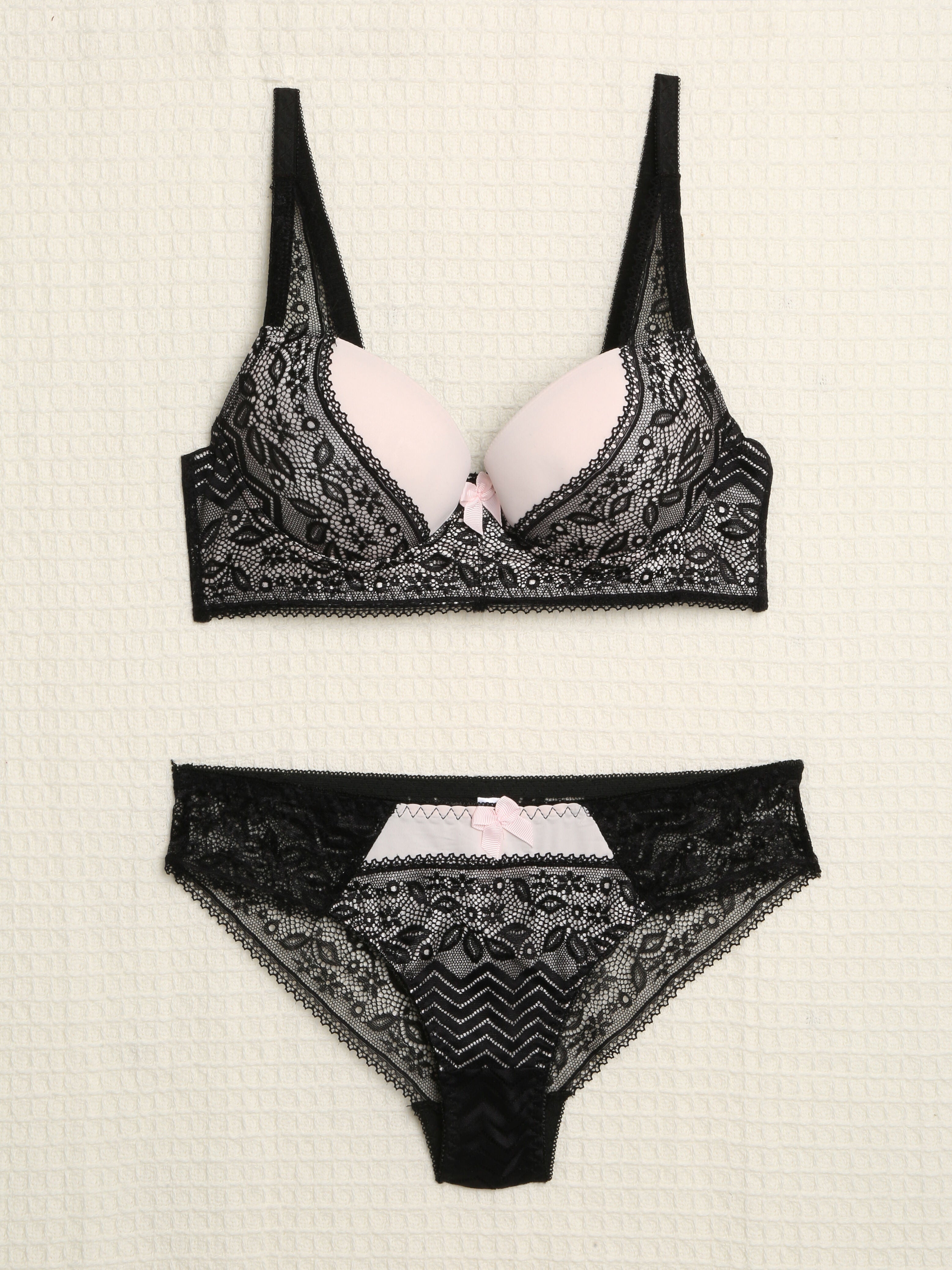 Ensemble en dentelle et zig-zag - Noir/rose - 1