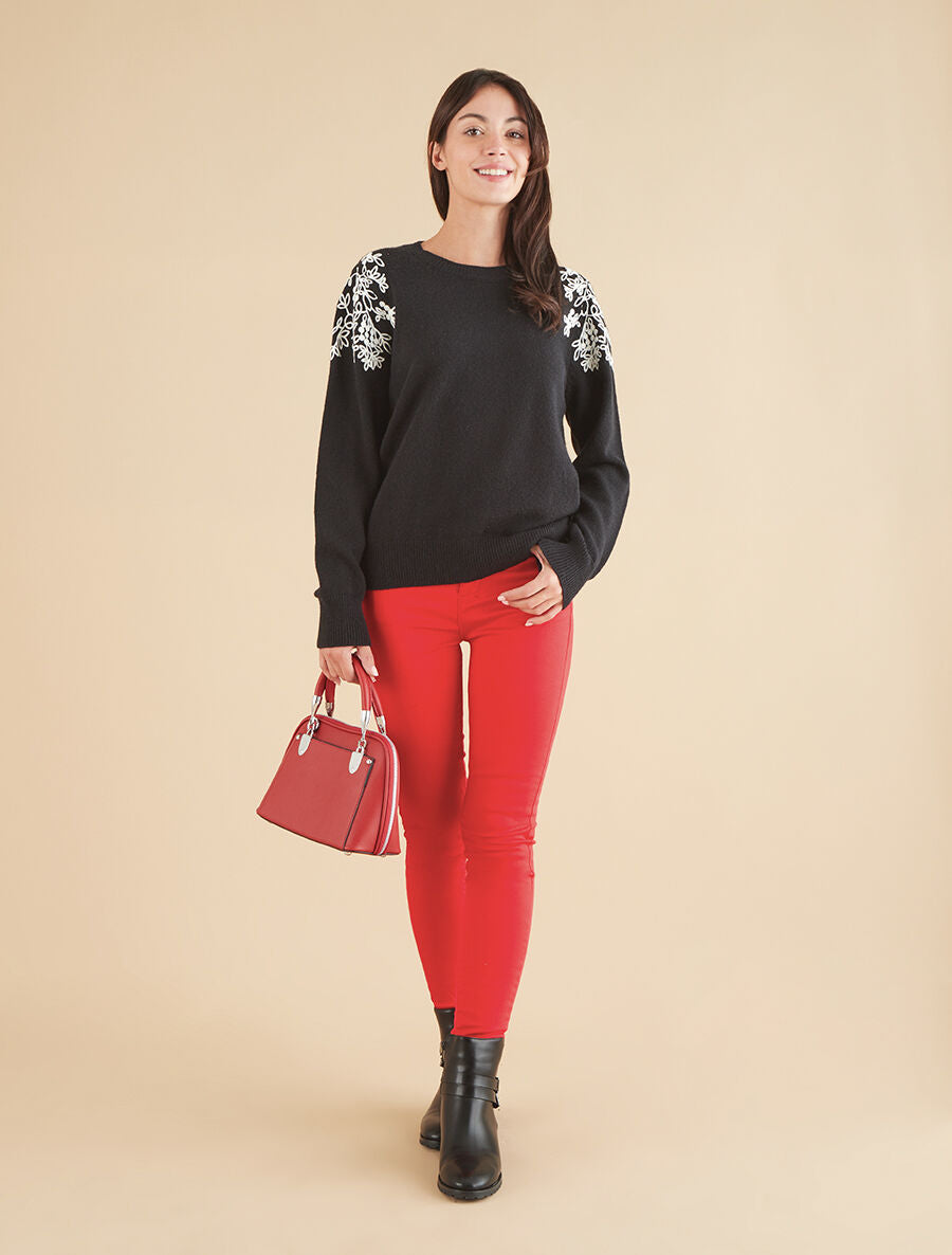 Pull uni à broderies fleuries aux épaules - Noir - 4