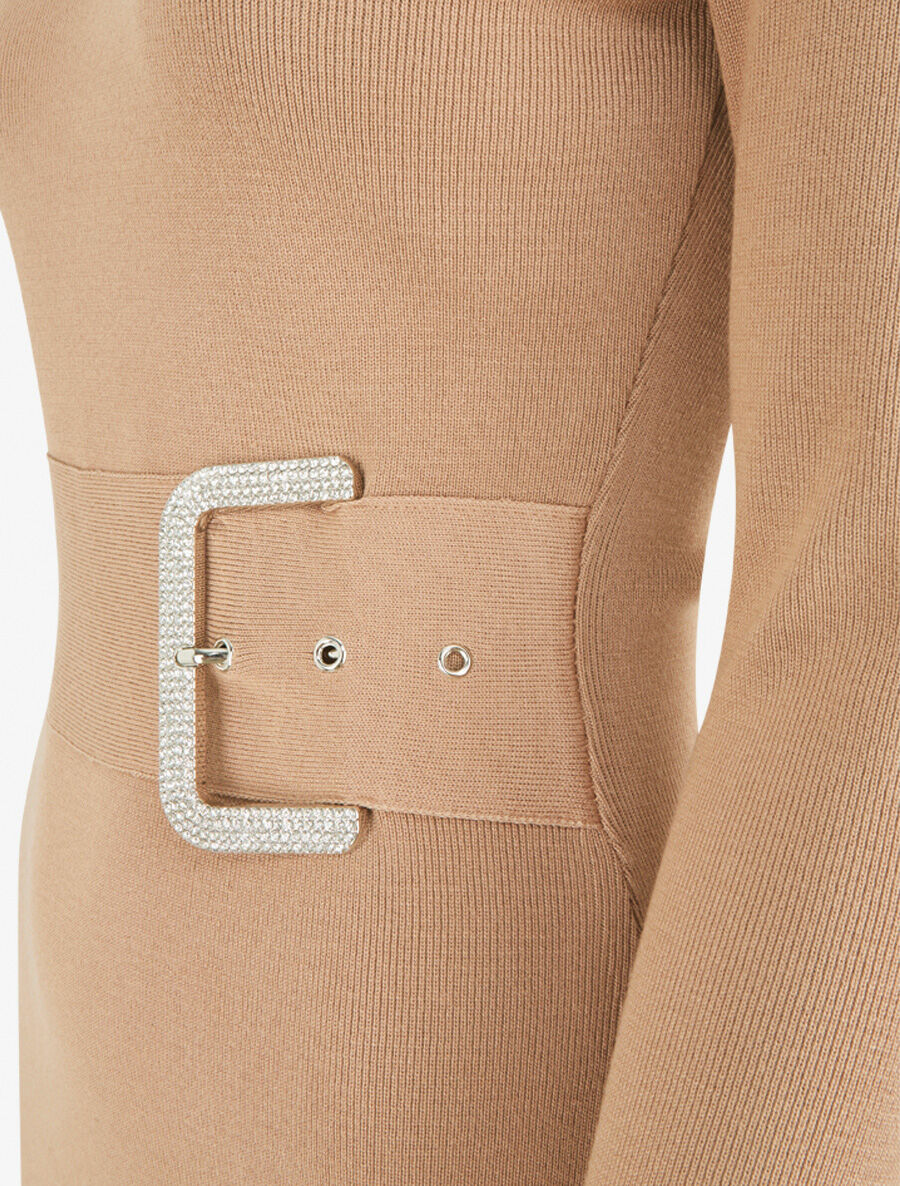 Robe pull à ceinture strassé trompe-l&
