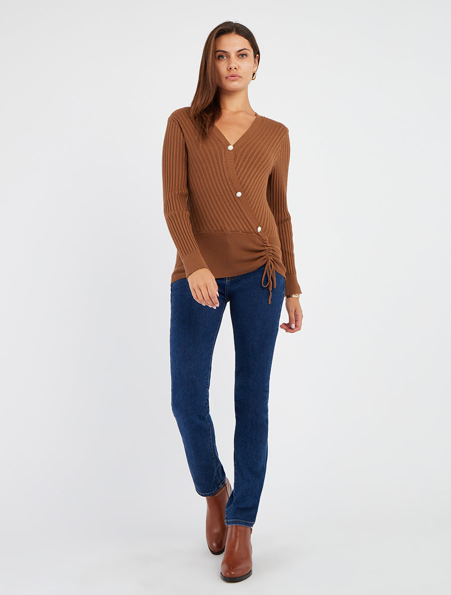 Pull à col V et boutons décoratifs strassés - Camel - 8