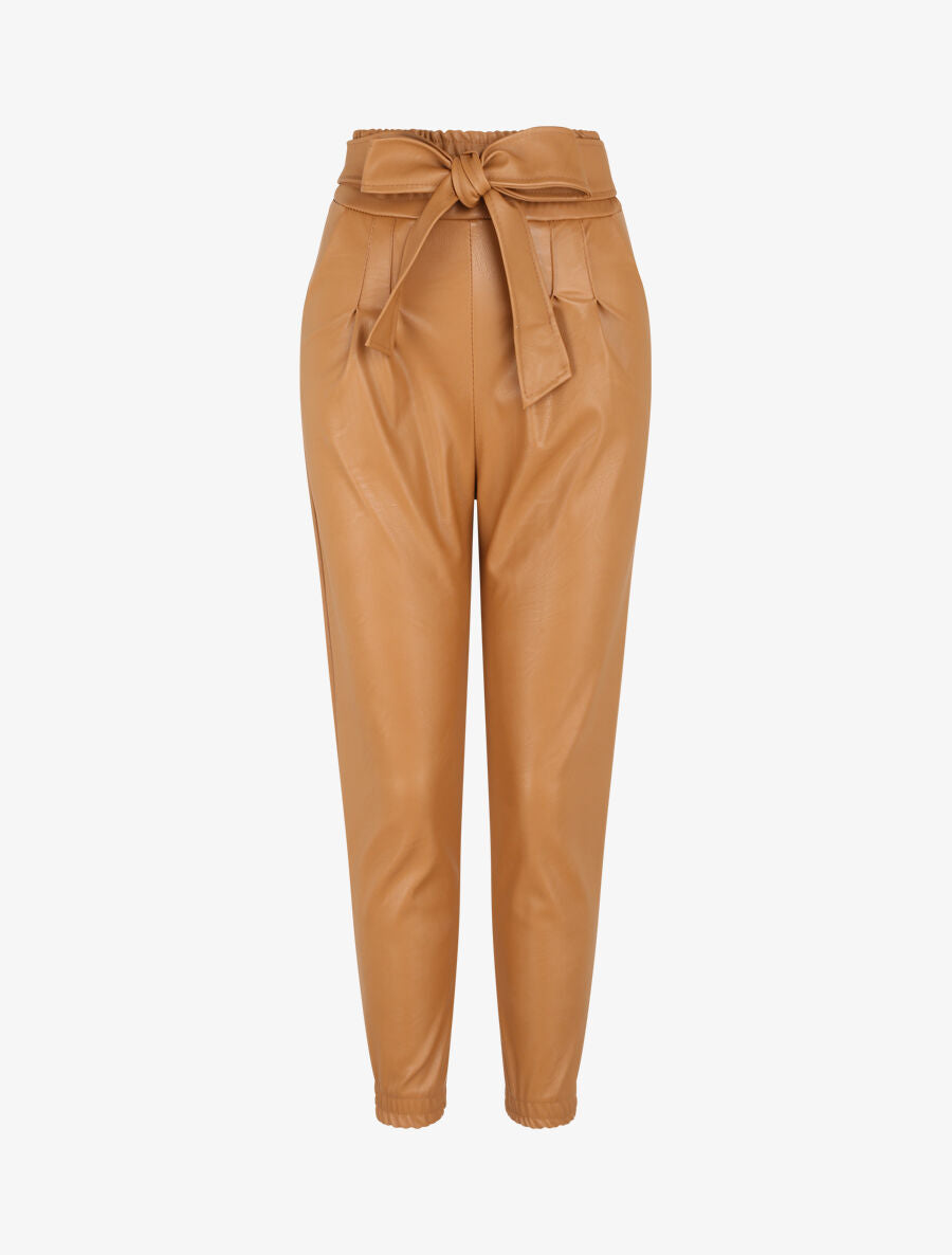 Pantalon carotte en simili à bords élastiqués - Camel - 4