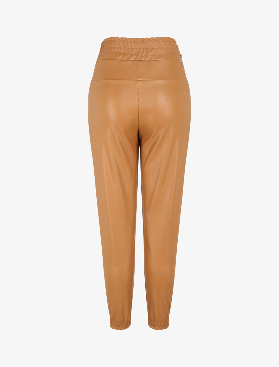 Pantalon carotte en simili à bords élastiqués - Camel - 2