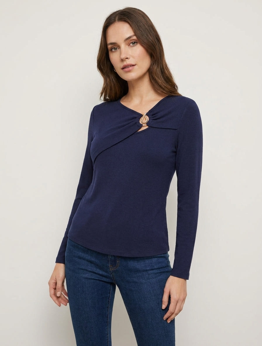 Pull fin droit avec bijou col froncé - Marine