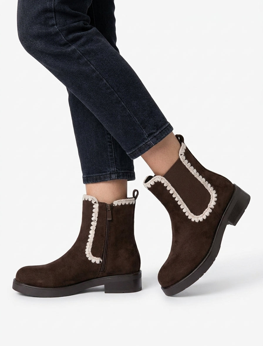 Bottines suédine talon bloc brodé - Chocolat