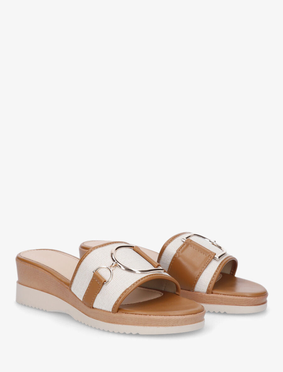 Mules à boucle et talon compensé - Camel - 4