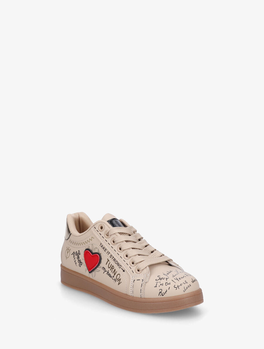 Sneakers en simili à flocage et empiècement coeur - Taupe - 2