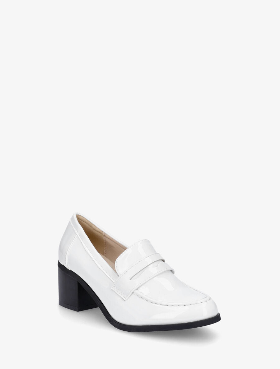 Mocassins vernis à talon - Blanc - 2