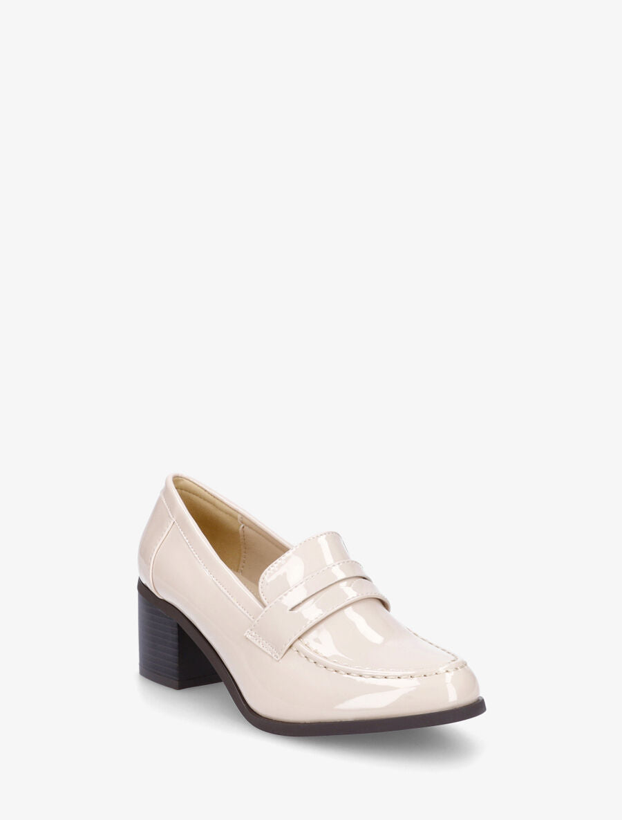Mocassins vernis à talon - Beige - 2