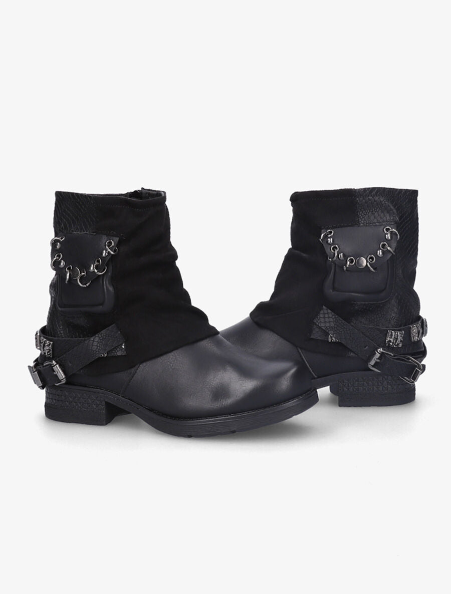 Bottines à pochette cloutée et sangles - Noir - 5