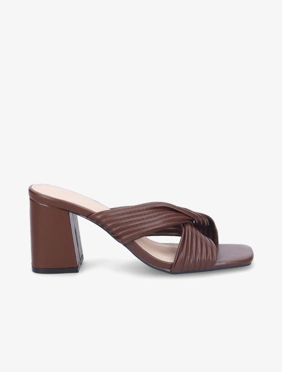 Mules à talons et brides croisées - Marron - 5