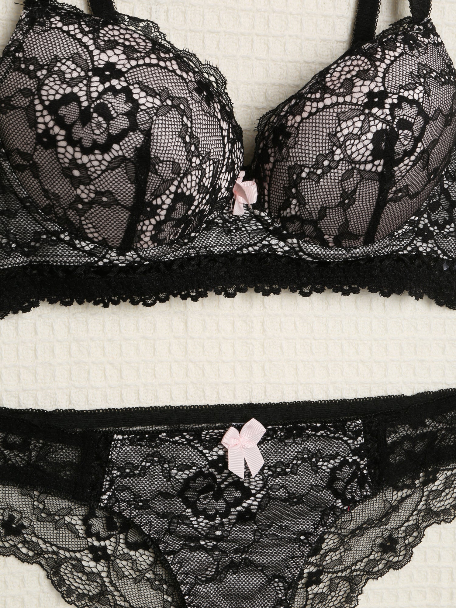 Ensemble en dentelle ajourée - Noir/rose - 3