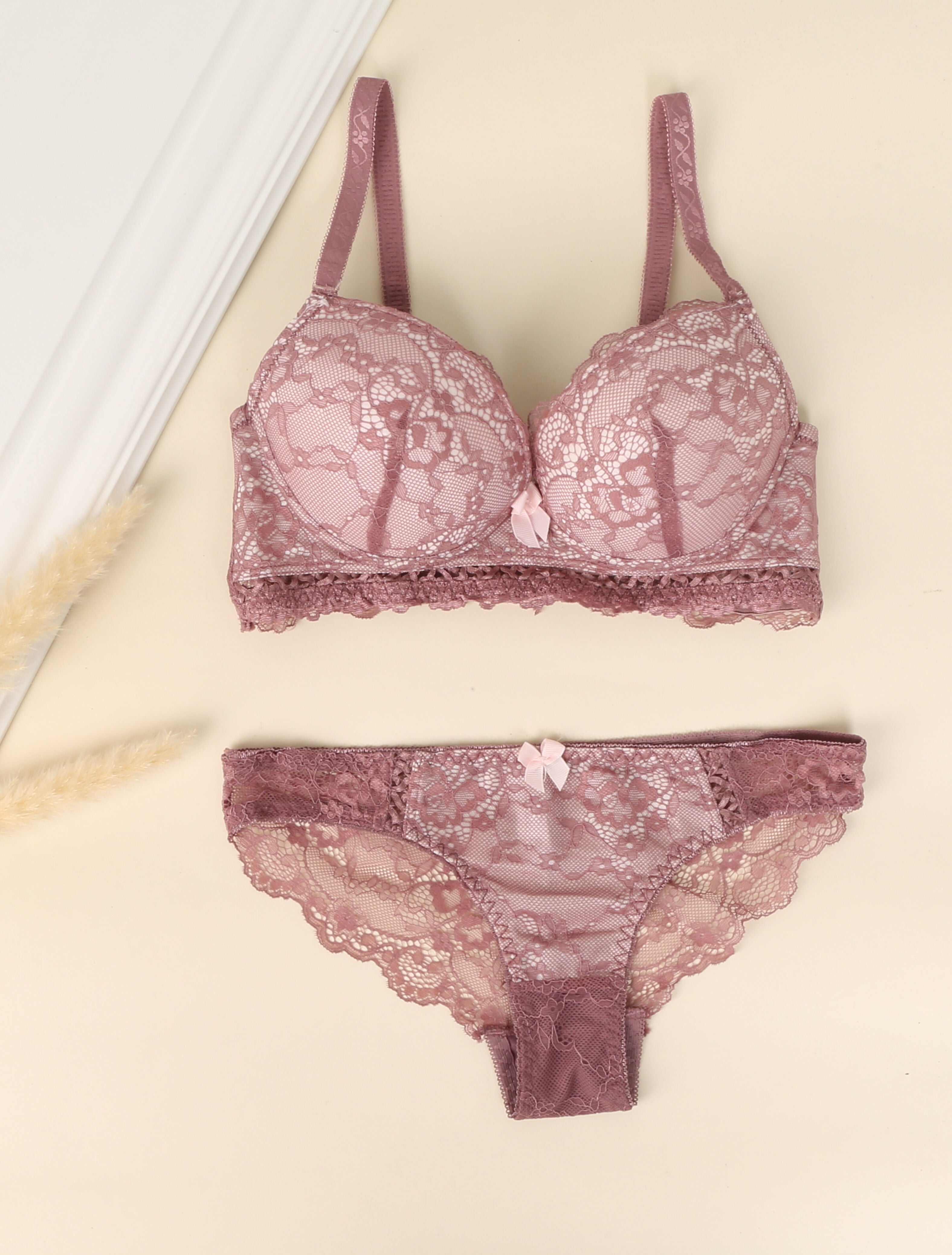 Ensemble en dentelle ajourée - Rose parme - 4
