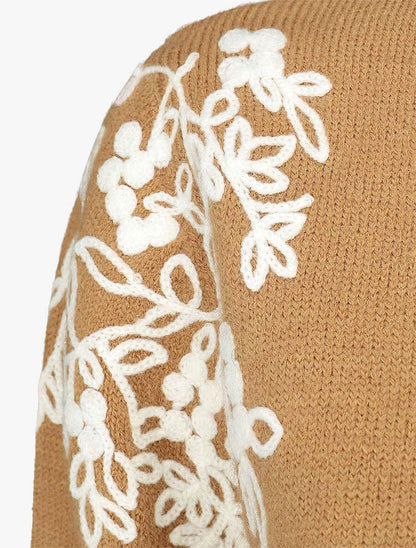 Pull uni à broderies fleuries aux épaules - Camel - 3