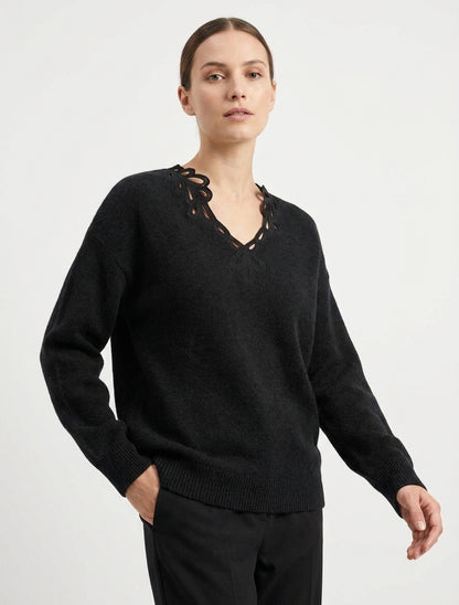 Pull uni à col V brodé - Noir