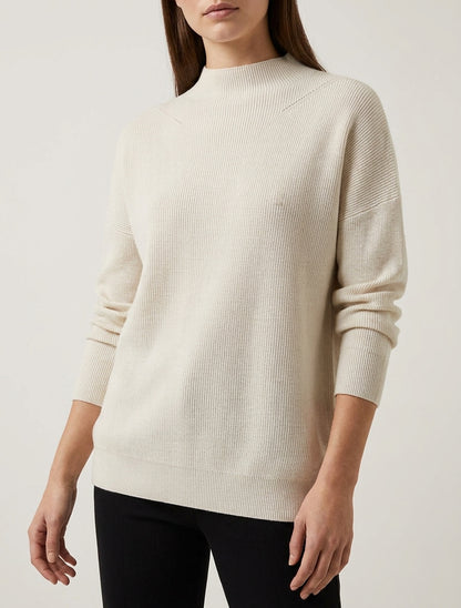 Pull droit en maille à col montant - Beige