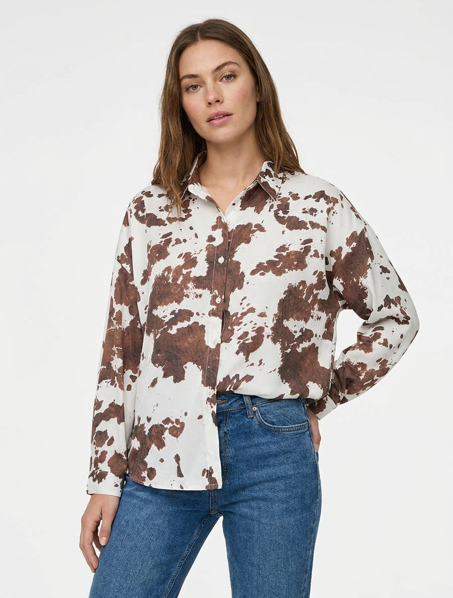 Chemise satinée col à pied imprimé vache - Marron