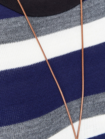 Pull fin à rayures avec sautoir - Marine - 4