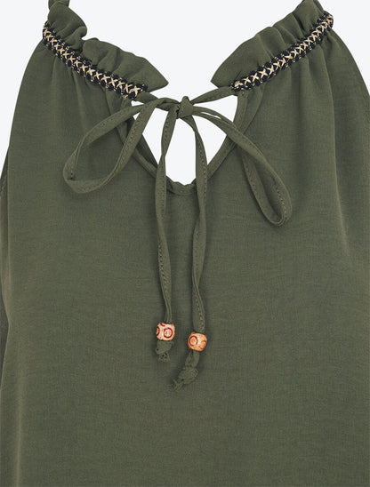 Top uni à col V et détail brodé - Kaki - 3