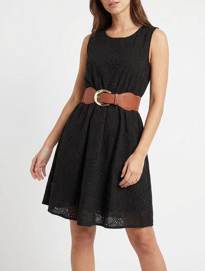 Robe évasée broderie anglaise ceinturée - Noir