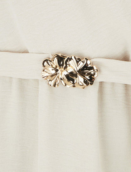 Robe unie à empiècement bijou à la taille - Beige - 3