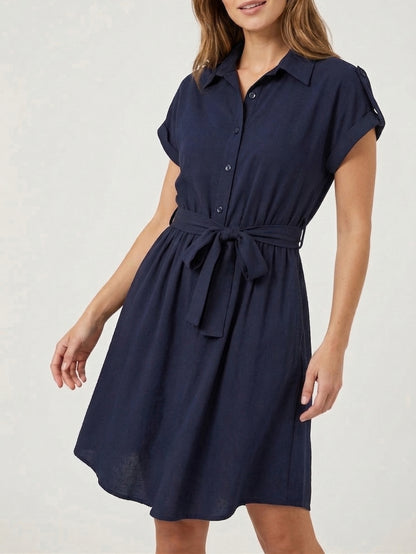 Robe chemise patineuse ceinturée - Marine