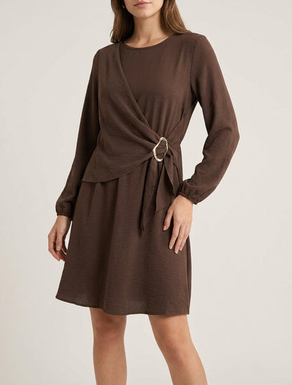 Robe fluide à bijou métallique - Marron