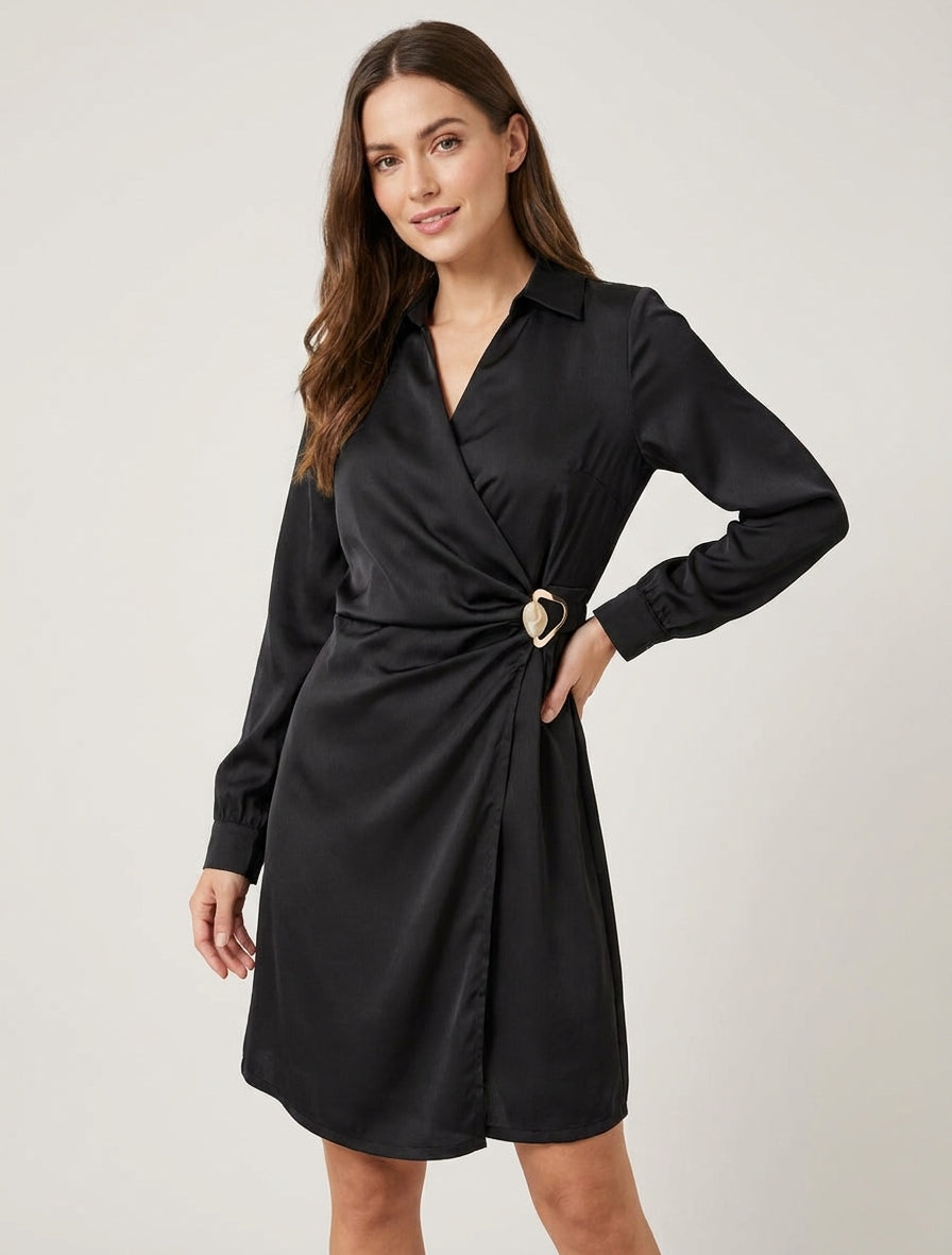 Robe portefeuille satinée à bijou - Noir