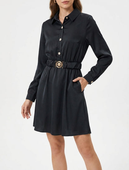 Robe chemise satinée ceinturée - Noir