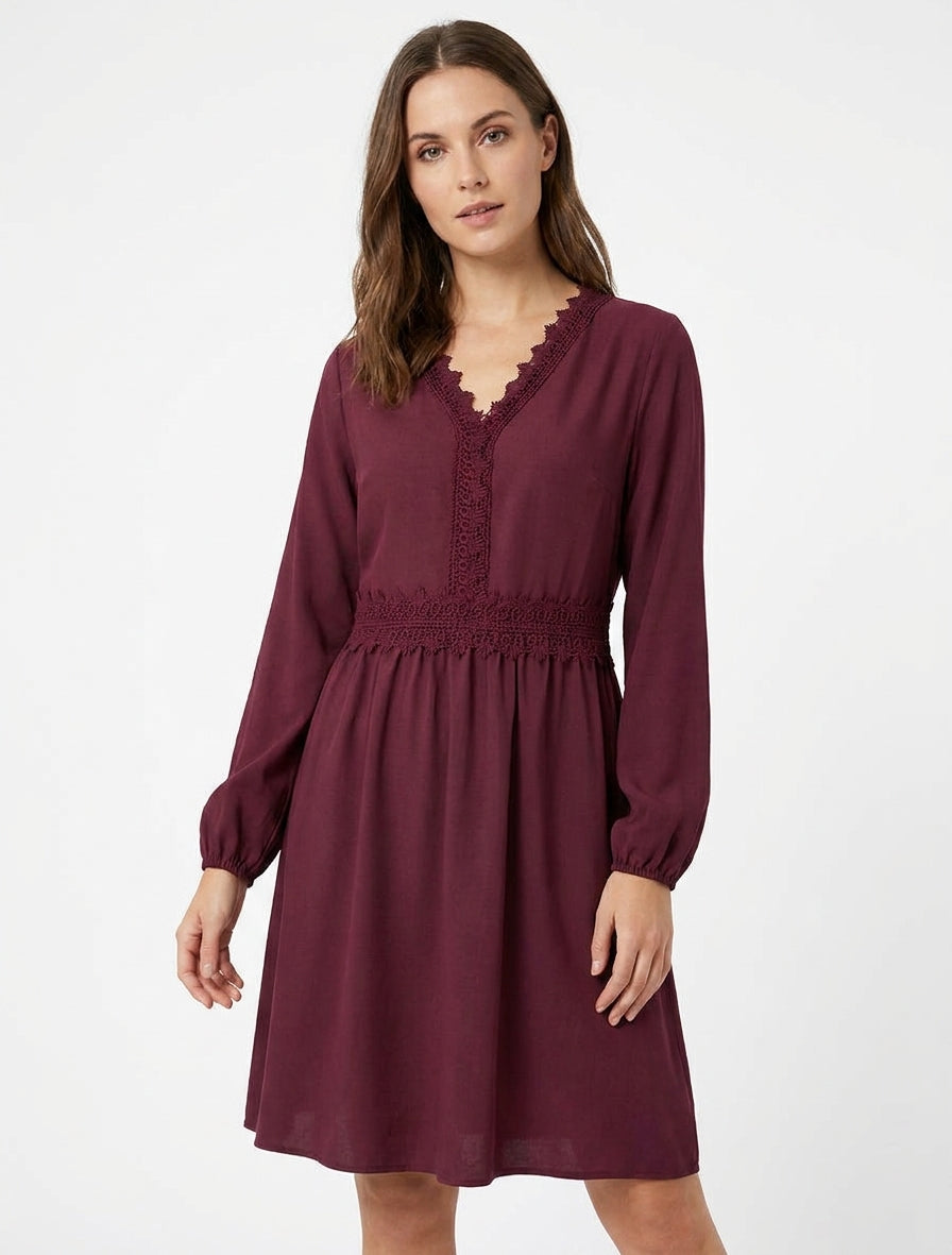Robe fluide col V dentelle - Lie de vin