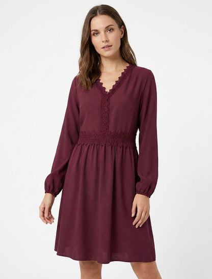 Robe fluide col V dentelle - Lie de vin