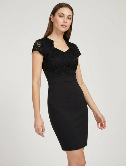 Robe moulante col cœur en dentelle - Noir
