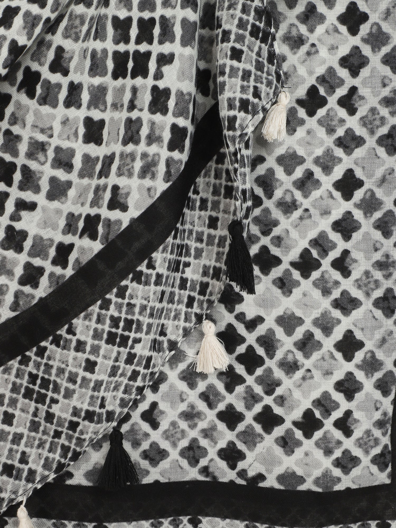 Foulard imprimé trèfles à pompons - Noir - 3
