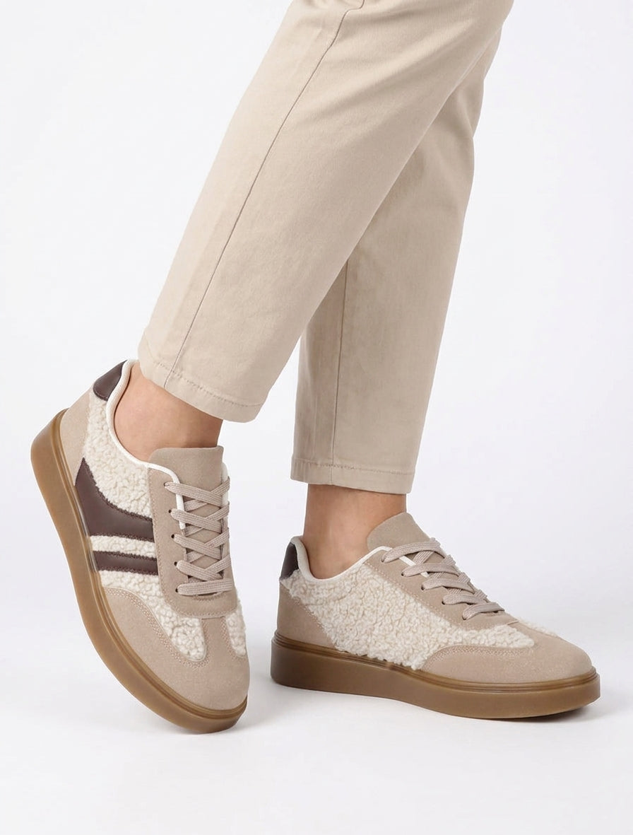 Baskets semelle plate effet bouclé - Taupe