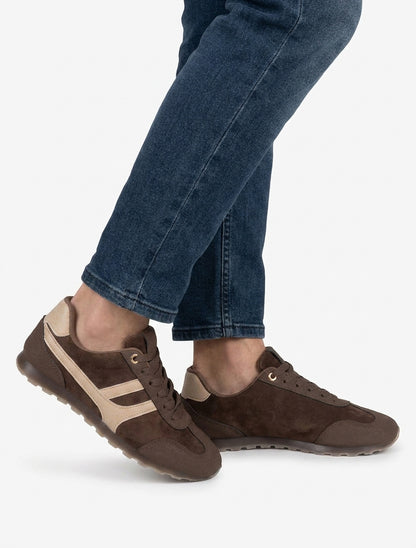 Sneakers en suédine semelle plate - Marron