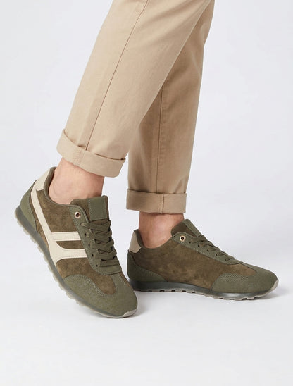 Sneakers en suédine à lacets - Kaki