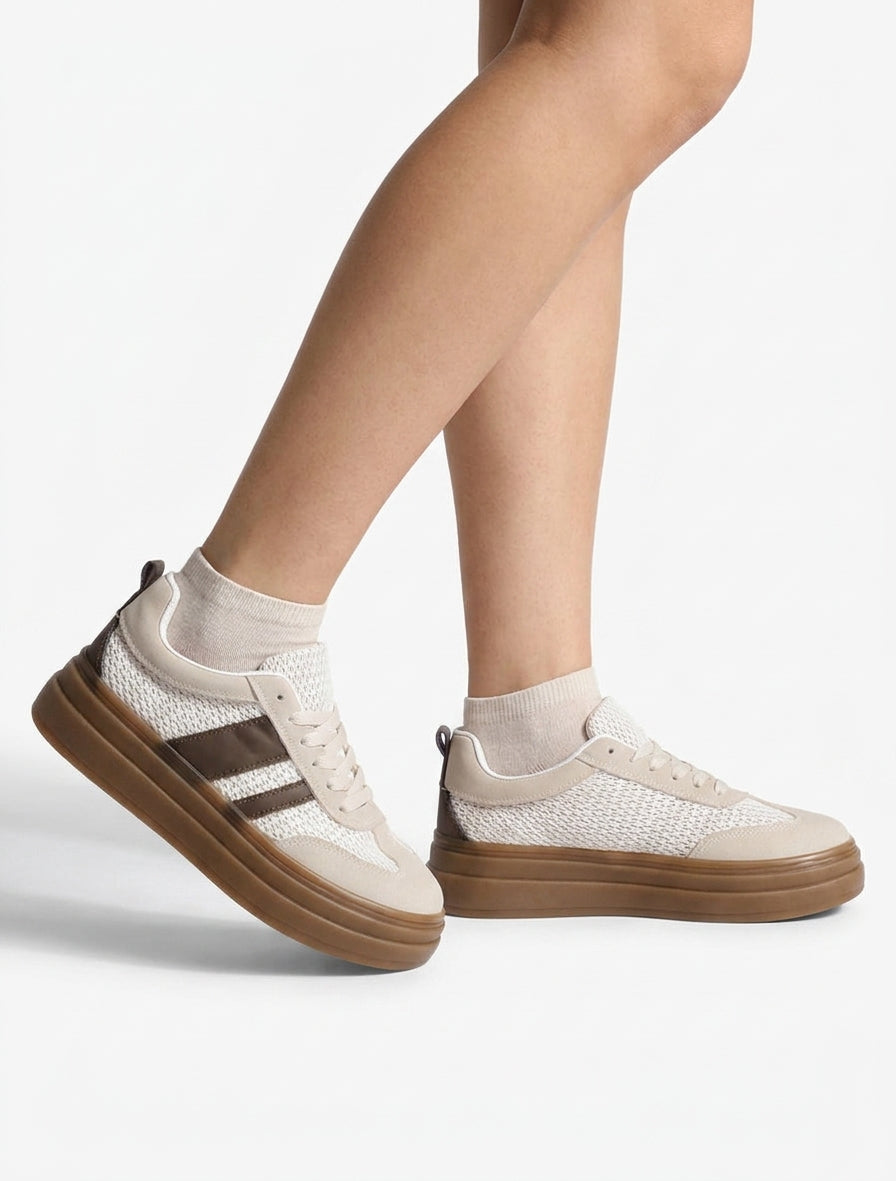 Sneakers détail irisé et semelle plate - Beige