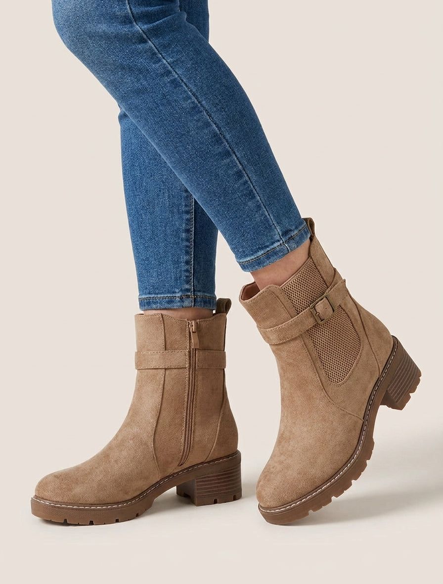Bottines suédine talon bloc cranté - Beige