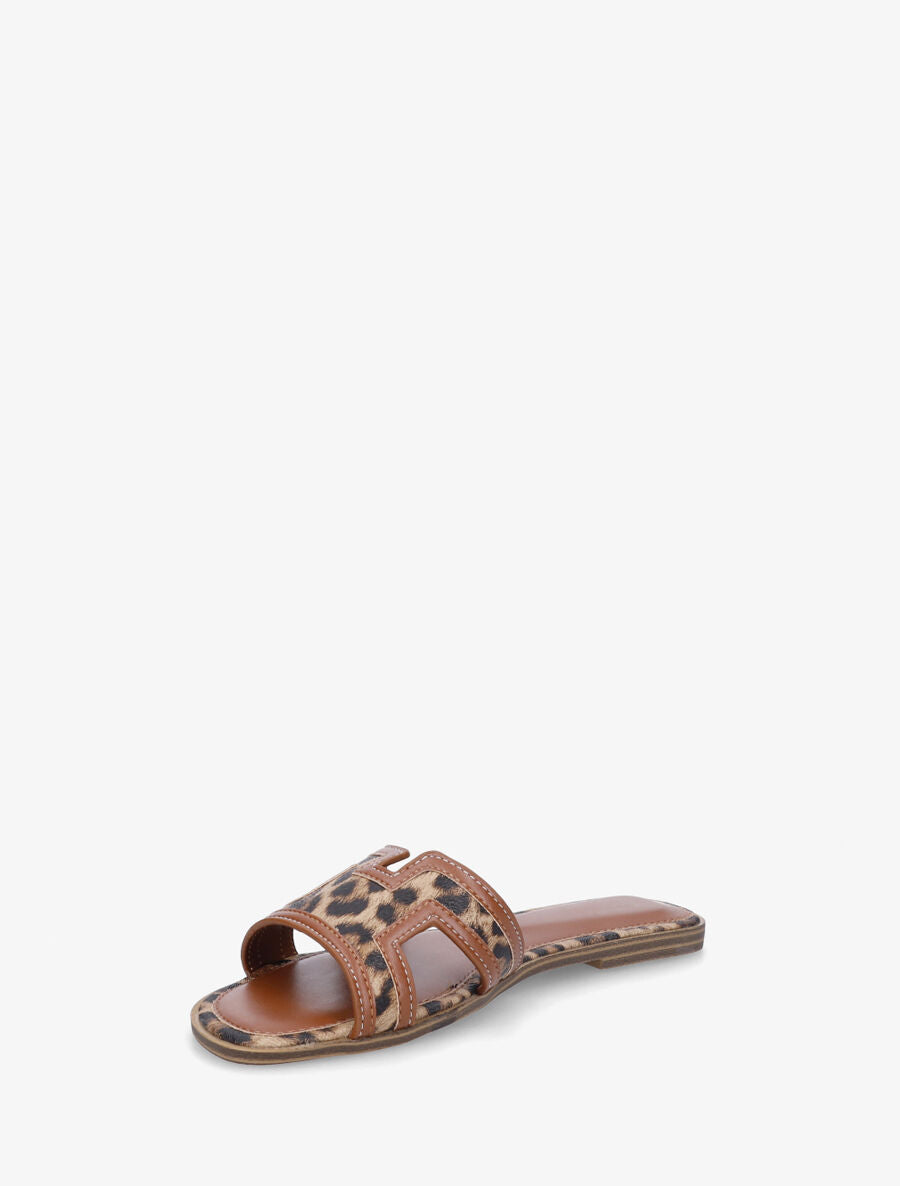 Claquettes en simili à imprimé léopard - Camel - 3
