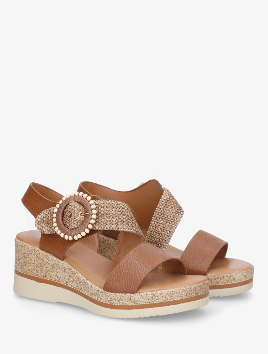 Sandales compensées à boucles stylisée - Camel - 4