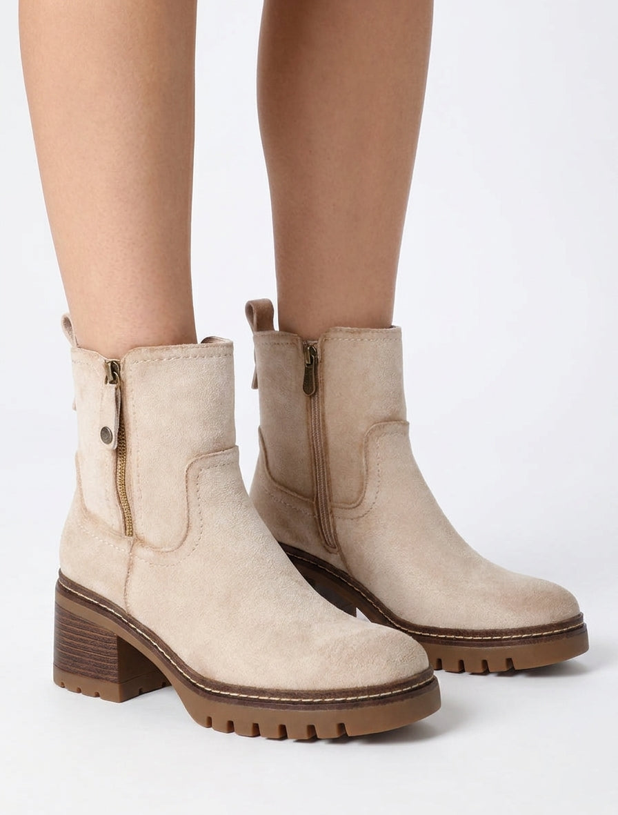 Bottines suédine talon bloc cranté - Beige