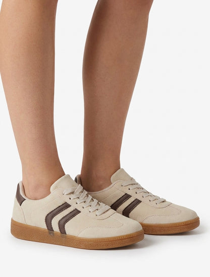 Sneakers nubuck à détails contrastés - Beige