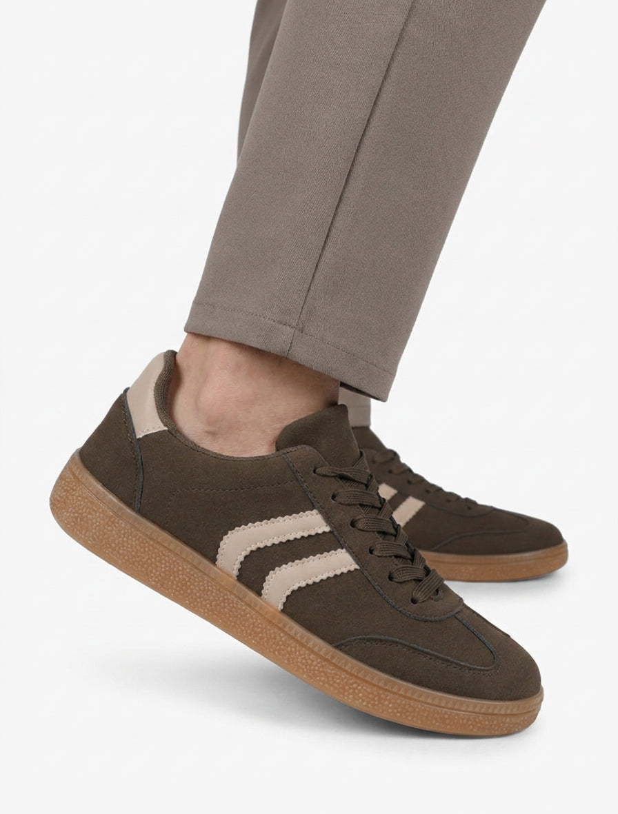 Sneakers nubuck à détails contrastants - Kaki