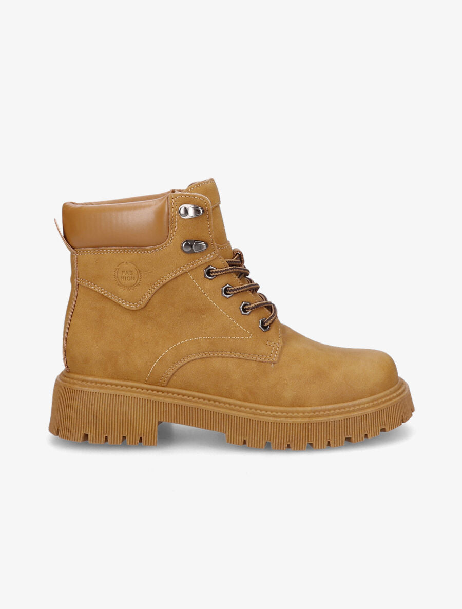 Boots crantées en suédine - Camel - 1